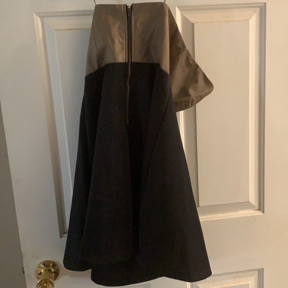Double zero dress Black and tan in color - Picture 3 of 3